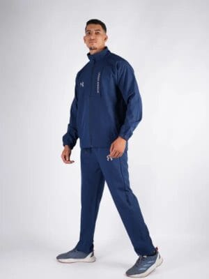 WhatsApp Image 2026-02-13 at 10.17.31 Survêtement Under Armour Chic & comfortable Ref-SV17210G ( Bleu Roi )